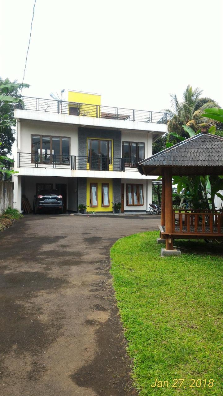 Banana Villa *
